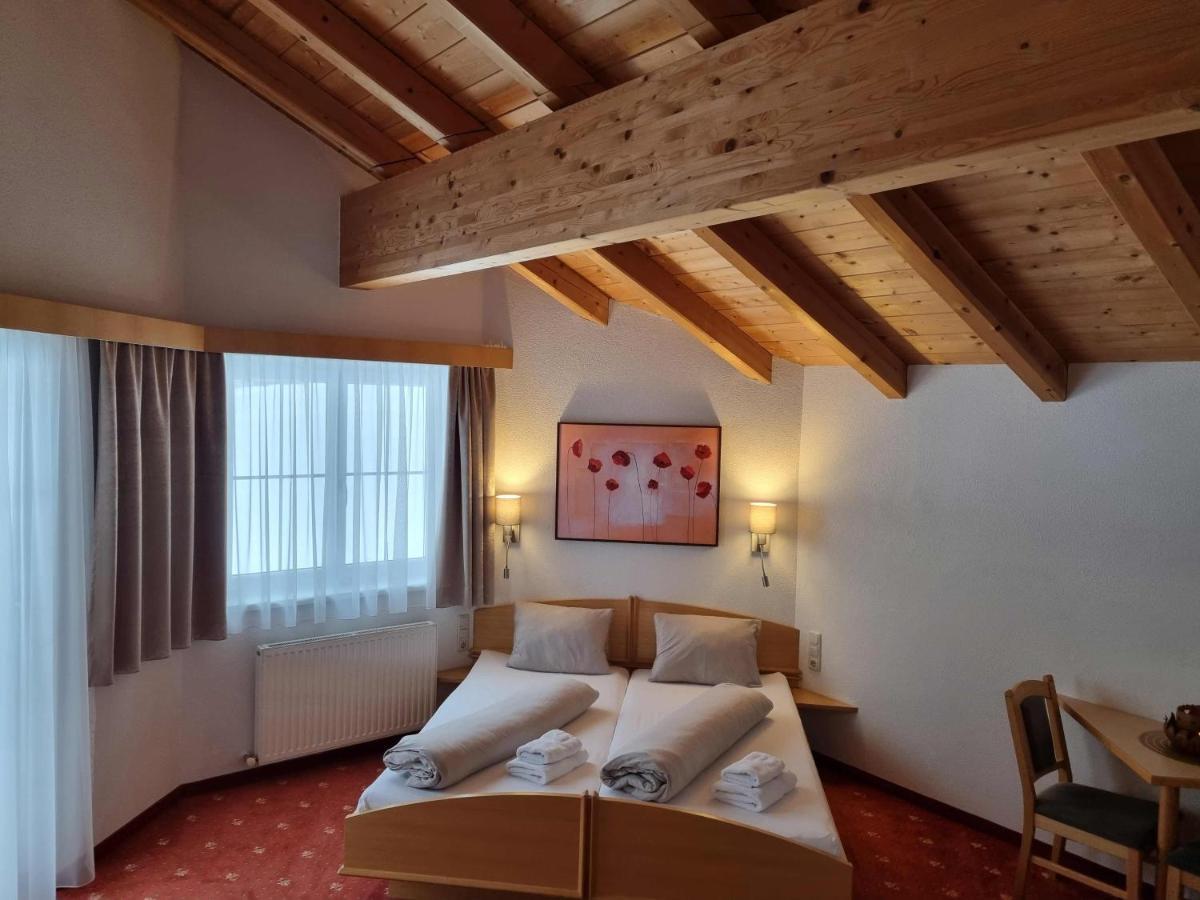 Hotel Garni Corinna Ischgl Exteriör bild