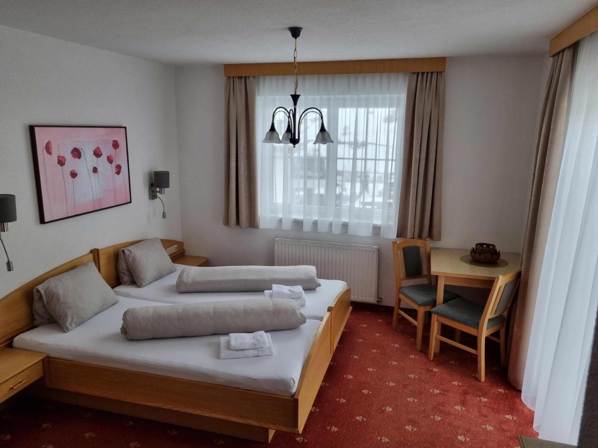 Hotel Garni Corinna Ischgl Exteriör bild